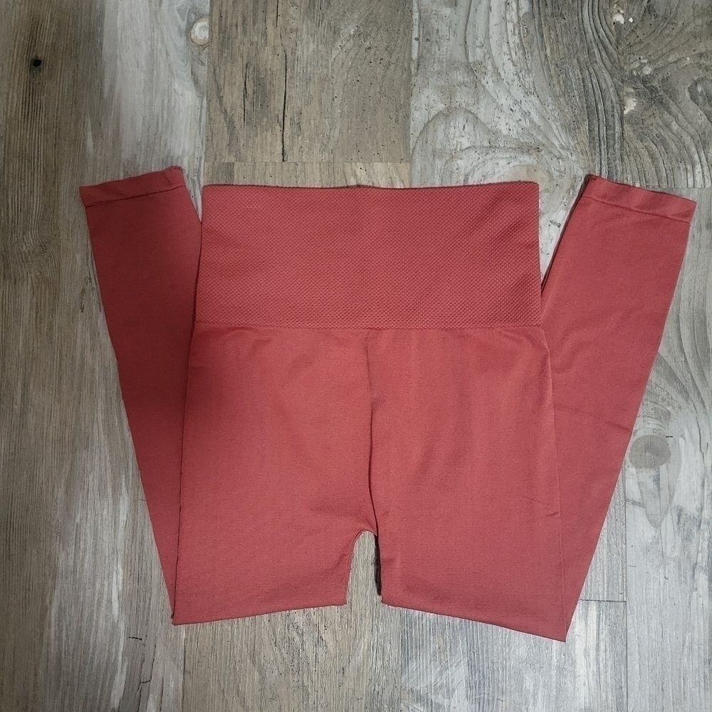NWB Zenana Outfitters Seamless leggings high rise size s/m